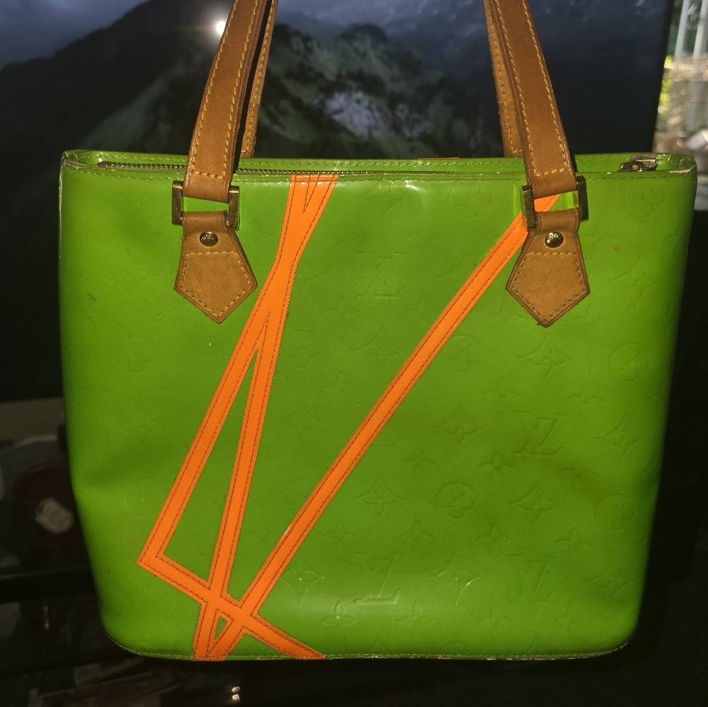 Robert Wilson LV RARE PIECE
